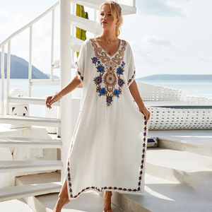 Đẹp hoa in Trắng Rayon kaftan ăn mặc v-cổ 3 mảnh thiết lập cho kỳ nghỉ bãi biển mặc - Product Image 2