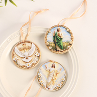 Ornamen Resin Katolik Dua Sisi Desain Kustom Cetak UV Timbul Dekorasi Gantung Religius Hadiah Turis Grosir Partai Besar
