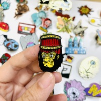 Fabrication de badges métalliques sans minimum de commande, épingles en émail dur, épingles de revers personnalisées, épingles en émail sur mesure