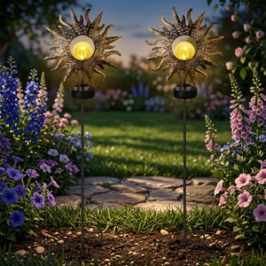 Lampes solaires IP54 étanches en forme de lune et d'étoile avec globe en verre craquelé et piquet en fer pour jardin et allée – Éclairage solaire de jardin - Product Image 3