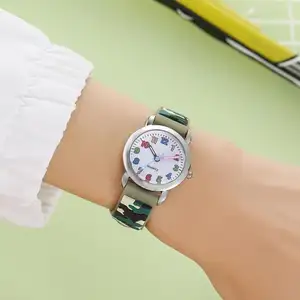 Jam tangan kuarsa anak, arloji kartun warna mode baru dengan peta camo