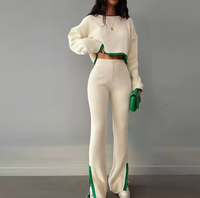 Ensemble coordonné en maille 100 % cachemire pour femme : haut côtelé à bordure contrastante et pantalon évasé à ourlet fendu – Tenue décontractée en maille pour femme