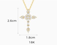Colección: Colgante de cruz con diamantes blancos redondos de 0.92 quilates en oro amarillo macizo de 18 quilates, estilo europeo de diseñador, cadena de oro (no incluida)