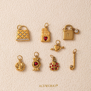 Charme romantique doré |   Pendentif LOVE en acier inoxydable plaqué or 18 carats PVD pour <span class=keywords><strong>la</strong></span> fabrication de bijoux, imperméable, hypoallergénique et durable - Product Image 4