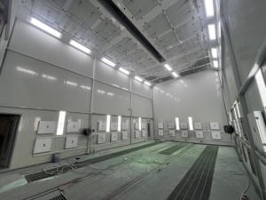 Nuova Cabina di Verniciatura Auto con Illuminazione LED, Prezzo Conveniente, Design Innovativo con Porta e Forno - Product Image 5
