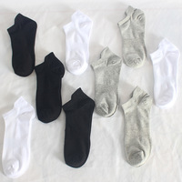 Chaussettes classiques simples noires, blanches et grises respirantes pour homme, avec détail de revers, idéales pour le sport et les affaires en été
