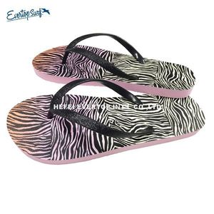 Tongs de plage personnalisées avec logo estampé <span class=keywords><strong>or</strong></span>, respirantes, pour filles, avec design par sublimation, chaussures décontractées d'été - Product Image 6