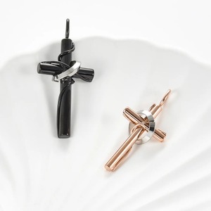 Ciondolo a croce in acciaio inossidabile per uomo e donna, colore oro rosa nero, ciondoli a forma <span class=keywords><strong>di</strong></span> croce dell'amore, regali <span class=keywords><strong>di</strong></span> gioielli per anniversario - Product Image 3