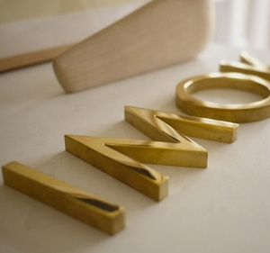 Letras de metal 3D de acero inoxidable de China con alfabeto dorado para Decoración - Product Image 6