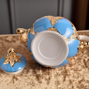 Luxurious Nordic-style tableware <b>set</b> with golden sugar container an <b>teapot</b> suitable for gift-giving. - Product Image 5