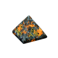 TGS GEMS Pierre précieuse naturelle Yooperlite Pierre de feu Cristal de guérison Gravures pyramidales sculptées Écologique Fait main 35mm Moderne
