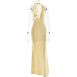 Vestido Largo Elegante con Cuello Halter y Escote en V Profundo, Espalda Descubierta, Diseño Transpirable con Empalmes, Cintura Natural, Origen Yiwu - Product Image 5