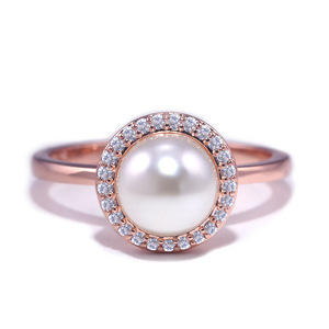 Elegante anello stile perla per donna, design scintillante con intarsi, gioielli alla moda in tonalità rosa - Product Image 1