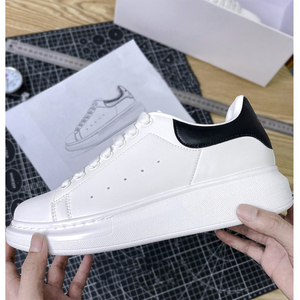 <span class=keywords><strong>Chaussures</strong></span> de sport décontractées en cuir blanc à lacets pour hommes et femmes, plateforme, style skate, vente chaude, directement de l'usine - Product Image 2