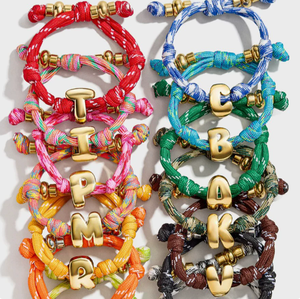 กำไลข้อมือแบบเชือกถักตัวอักษรแบบฟองสบู่ ขายส่ง ปรับแต่งอักษรย่อได้ กำไลข้อมือเชือกถักตัวอักษรสีทอง กำไลข้อมือมิตรภาพแบบปรับได้ - Product Image 1