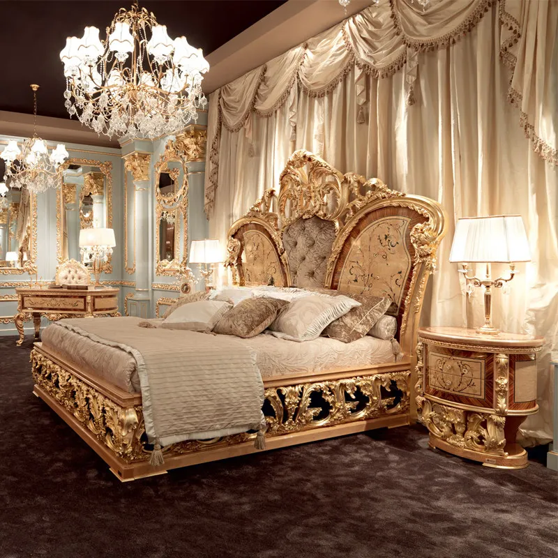 Ensemble de chambre à coucher classique de luxe en or 24 ct, palais rococo, lit king size sculpté à la main en bois massif doré royal