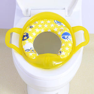 Asiento de entrenamiento portátil de plástico para bebés con cojín suave para niños con asas y anillos de inodoro para inodoros redondos y ovalados - Product Image 5