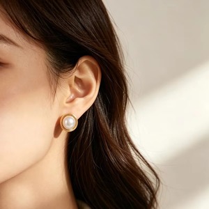 Boucles d'oreilles clous en acier inoxydable, forme cœur irrégulier et perle, pour femme, bijoux minimalistes pour piercing d'oreille, étanches, anti-allergiques, usage quotidien - Product Image 4