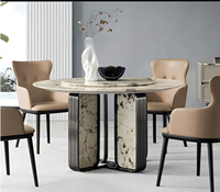 Chaise de salle à manger élégante à dossier haut avec accoudoirs, revêtement en PU souple, pieds en métal, pour projets de restaurant (vente en gros)