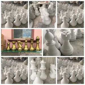 Set di <span class=keywords><strong>scacchi</strong></span> giganti e statua in resina mostra gioco all'aperto e finestra decorativa per eventi di festa scultura arte <span class=keywords><strong>tema</strong></span> - Product Image 3