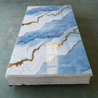 Feuille de PVC imperméable écologique de haute qualité dans des couleurs marbrées, feuille de marbre intérieure à haute brillance UV avec service de découpe