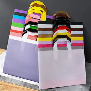 Fornitori all'ingrosso shopping maniglia pacchetto biodegradabile stampa logo sacchetti di plastica personalizzati con loghi