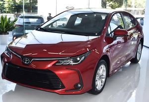 Corolla Berline d'occasion Édition 2023, Essence Automatique, 5 Places, Volant à Gauche, Pneus R15, Sièges en Tissu, 1.2T S-CVT Édition Élite, Propulsion Arrière - Product Image 4