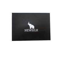 Boîtes d'emballage cadeau en carton de luxe personnalisées avec logo 2025 pour costumes et t-shirts pour hommes, finition brillante, vente en gros