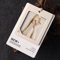 Étiquettes personnalisées avec logo pour vêtements féminins haut de gamme - Étiquettes en tissu de luxe sur mesure, étiquettes suspendues imprimées et petites cartes