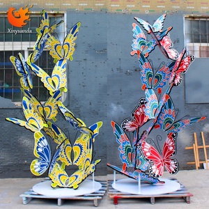 Grande sculpture extérieure personnalisée en <span class=keywords><strong>papillon</strong></span> Décoration de jardin en acier inoxydable Ornements de sol peints perforés pour paysage urbain - Product Image 2