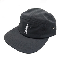 Venta al por mayor Running Camp Sport Cap Logotipo personalizado 5 Panel Nylon Flat Bill Unstructured impermeable Laser Cut Hole Hat