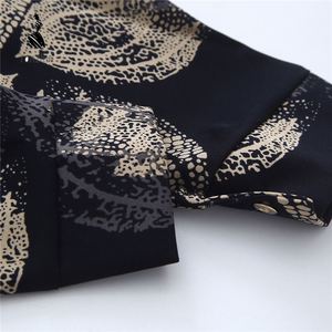 Europe United States Female Wind Floral Print Loose Lapel Long Sleeve <strong>Blouse</strong> <strong>Black</strong> Buttons Stand Collar Front Logo for <strong>Women</strong> - Product Image 5