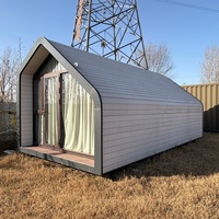 Fabricant de maisons miniatures modulaires en structure acier à panneaux sandwich préfabriqués triangulaires, cabanes, lodges forestiers, installations événementielles, ISO