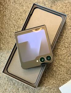 Teléfono plegable Z Flip7 FE desbloqueado, pantalla plegable FHD+ de 6.7 pulgadas y 120Hz, resistente al agua IP48, carga rápida - Product Image 5