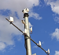 Système de détection de drones par intégration, caméra optique intelligente pour le suivi des drones et la défense à basse altitude
