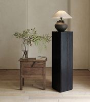 Table basse en bois moderne PurelyFeel avec design sculpté en bois massif pour usage domestique et commercial, facile à nettoyer
