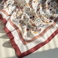 Hijab en voile de coton japonais OEM&ODM, 45 pouces, carré, respirant, avec motifs imprimés de style malaisien Bali