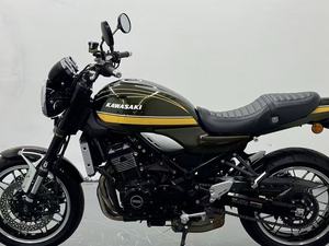 <span class=keywords><strong>Kawasaki</strong></span> Z900RS - Motocicleta Clásica Retro de 950cc con Motor de Cuatro Cilindros en Línea - Product Image 4