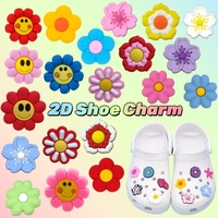 Breloques florales 2D en vrac pour chaussures, breloques mignonnes multicolores en forme de fleurs pour sabots, accessoires personnalisés sur le thème du printemps pour enfants et adultes