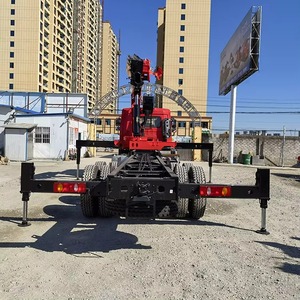 รถบรรทุกติดเครนตงเฟิงสีแดง 6x4 พร้อมบูมพับได้และชุดปั๊มหลักสำหรับงานก่อสร้าง - Product Image 3