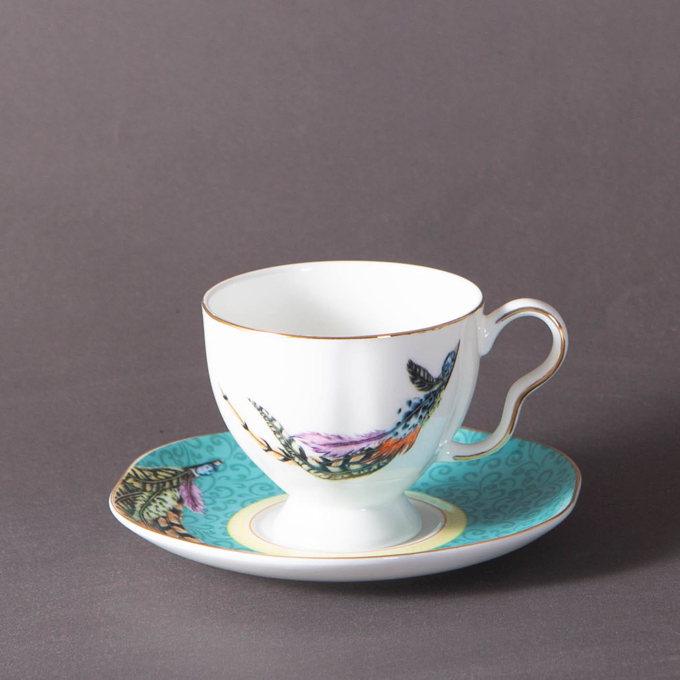 Tea cup with saucer