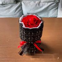 Hadiah Hari Ibu & Hari Valentine - Buket Mawar Awet Bergaya dengan Rangkaian Anyelir Klasik Kemasan Mewah