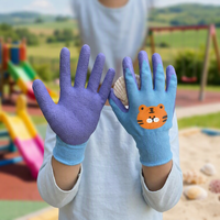 Gants de protection pour enfants utilisés dans les aires de jeux extérieures, dans les vergers à fruits à cueillir soi-même et dans les vergers de pommes