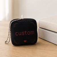 Porte-clés en peluche personnalisé, breloque en peluche brodée sur mesure, porte-clés carré doux pour sac, sac à dos, clés, cadeau mignon