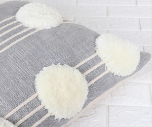 Funda de Cojín Cuadrada con Borde de Pompones Grises y Marfil, Textura Tufted a Mano, Estilo Boho, Decoración para el Hogar, Precio al por Mayor - Product Image 2