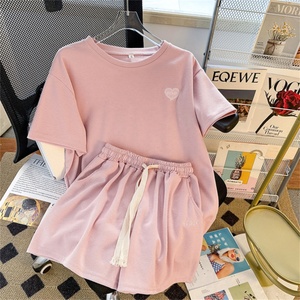 Ensembles de vêtements de sport pour femmes <span class=keywords><strong>chic</strong></span> <span class=keywords><strong>Ensemble</strong></span> haut et short pour femmes douces Ensembles pour femmes amples - Product Image 1