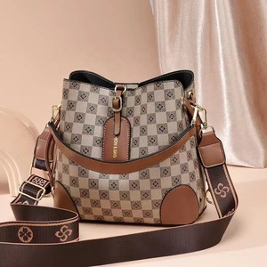 Sac seau <span class=keywords><strong>à</strong></span> carreaux pour femme avec grande capacité, fermeture éclair, poches pour téléphone et cartes d'identité, doublure en polyester pour tenues de tous les jours - Product Image 1