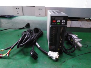 ราคาเครื่องแกะสลักไม้แบบเฟสเดียว 220V 400W 3000RPM พร้อมไดรเวอร์แกนหมุน RS485 แรงบิด 1.27N ของโรงงานซิเฮง มอเตอร์ แฟคทอรี่ - Product Image 4