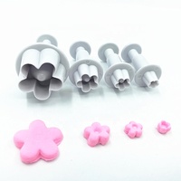Ensemble de 3 emporte-pièces en plastique en forme de petite fleur, populaires pour le bricolage, pour la décoration de gâteaux