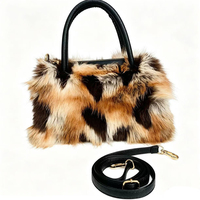 Sac fourre-tout en peluche avec logo personnalisé, faible MOQ (50 pièces), sac à main chaud en fausse fourrure pour l'hiver, sac à bandoulière noir et blanc duveteux pour marques en ligne